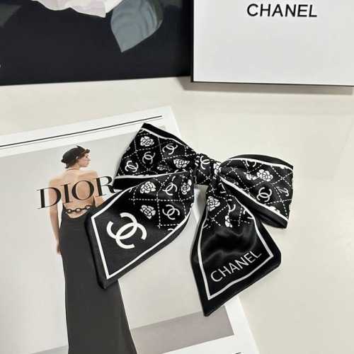 特 配专柜包装 Chanel 香奈儿 最新蝴蝶结中古发夹# 信我！人手必备的单品 这件必须买 洋气神仙颜值 小仙女要收了它，谁戴谁好看～