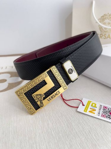 品名：Versace.范思哲原单腰带 皮带 型号：挂扣，经典人头纯钢材质扣头，头层牛皮，图片实物拍摄 材料：百分百头层牛皮，保证真皮。24K纯钢扣双面可用专柜同