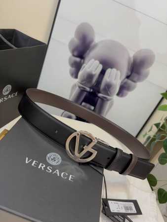 Versace 范思哲 可逆转皮带在小牛皮革与美杜莎V型扣孔，4.0CM宽 - 点击图像关闭