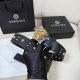 特 范思哲 宽4.0Cm 新款 光滑的皮带 饰有圆形铆钉以及Medusa装饰 配有立体Medusa搭扣 Medusa搭扣 Medusa金属饰件 铆钉缀饰
