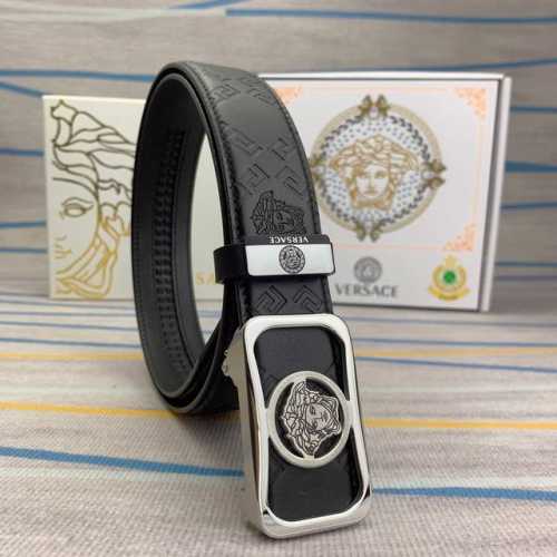 品名：Versace.范思哲 自动带 材质：原单牛皮腰带 百分百头层牛皮腰带保证真皮，24K纯钢扣，专柜原单品质、做工精细，时尚大牌，送人自用首选 包装： 请认