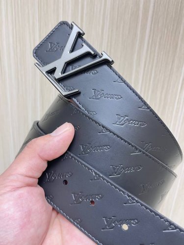 特 4.0当季新款 一面进口小牛皮 一面进口帆布印花 可双面用 搭配精品扣头 实物实拍