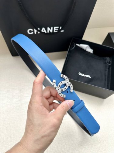 特 宽度3.0Cm Chanel 香奈儿两面原版碰纹牛皮搭配金 银色精品五金配件！