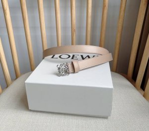 特P180 Loewe （罗意威）专柜最新同款腰带[庆祝][庆祝] 选用光滑牛皮革窄款腰带 配有Anagram挂锁针扣 卓越的工艺 个性的造型 精美的材质 宽: