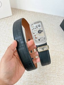 品名：普拉达 Prada腰带 皮带自动带 DDD 型号：自动带，经典纯钢材质自动扣，图片实物拍摄 DDD 材料：百分百头层牛皮，保证真皮。24K纯钢扣专柜同等质