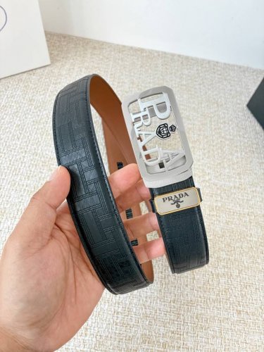 品名：普拉达 Prada腰带 皮带自动带 DDD 型号：自动带，经典纯钢材质自动扣，图片实物拍摄 DDD 材料：百分百头层牛皮，保证真皮。24K纯钢扣专柜同等质