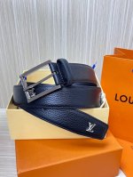 -3.5荔枝纹进口牛皮，尾巴五金小L，搭配精品扣头。3.5针扣。