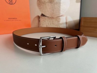 Hermes 爱马仕 时尚舒适针扣牛皮腰带，杰出的创意和精湛工艺成为成为时尚旅行艺术的象征。35毫米