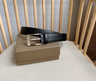 特P210 Burberry 巴宝莉专柜同步上新粒纹皮革腰带 装饰数字印花标志性条纹 产自意大利工坊 宽:3.5Cm 精致优雅