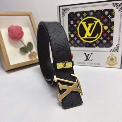 品名：Lv..路易..威登 材质：原单牛皮腰带 百分百头层牛皮腰带保证真皮，24K纯钢扣，专柜原单品质、做工精细，时尚大牌，送人自用首选 包装： 请认准如图专柜