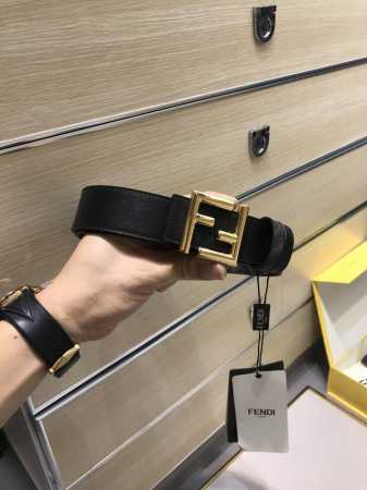 配送专柜包装 打孔针 特批新款 Fd 宽35 Mm 标志造型宽皮带，圆柱F钉扣式带扣，进口小牛皮搭配经典老花Ff 图案，支持Nfc 芯片 ，镀金表面金属制品，品 - 点击图像关闭