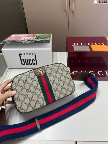 配镜子 酷奇Gucci相机包斜挎包 真是超级百搭 质感又好 简直就是性价比之王！ L-223尺寸24×15折叠盒飞机盒