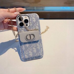 迪奥Dior卡包斜挎手机壳 搭配链条 立马变成时尚达人 Iphone16系列更新 型号：为了不出现报错型号，请打开本机查看手机设置显示的型号 Iphone16P