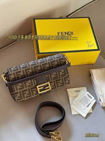 配盒 Size：25*15Cm Fendi F家 新款老花法棍 有点中古款的Feel了~~~ - 点击图像关闭
