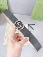 古驰：Gucci 黑色牛皮头层高温烫压大g面，反面为进口小牛皮头层树膏磨砂皮压小g，互扣式双g旋转扣，蒸空电镀上色，宽度3.8，支持nfc