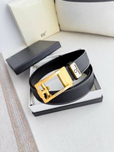 品名：万宝龙.Montblanc原单 腰带 自动皮带 型号：自动带，原版新款纯钢材质自动扣，双面头层牛皮实物拍摄， 材料：百分百头层牛皮，保证真皮。专柜同等质量