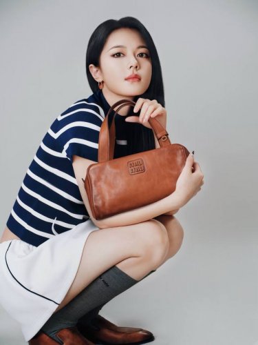 配包装 DDD 一盒一双 DDD 缪缪 Miumiu 经典字母Logo纯棉长筒袜 小腿袜 DDD Ins爆款！专柜在售Ing 好看到爆炸 ！超高品质！经典不过时