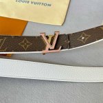 特 L0Uis Vuitt0N 今季新品 驴家女士原單腰帶 寬度30毫米 定制经典帆布面料搭配小荔枝纹小牛皮底 全新开模双层间色新款五金 可双面佩戴 多色可选。