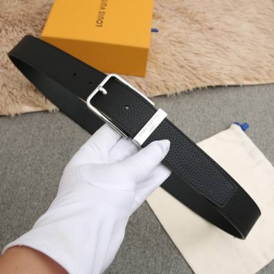 配全套包装礼盒 lv 35Cm Vendome 腰带进口牛皮 勾勒流畅线条 流露沉稳商务格调 金属搭扣闪烁莹润光泽 Lv 字母铭纹标注品牌身份 休闲 大气 时尚
