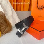 爱马仕 Hermes 原单爱马仕，宽3.8Cm进口原版皮带身，双面可两面用，精品电镀五金 ！