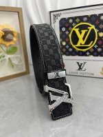 品名：Lv..路易..威登原单 材质：原单牛皮腰带 百分百头层牛皮腰带保证真皮，24K纯钢扣，专柜原单品质、做工精细，时尚大牌，送人自用首选 包装： 请认准如图