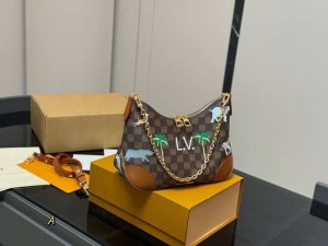 配折叠盒 Size：29*16Cm Lv 最新款牛角包 原版五金！ 定制版直接采用小牛皮 Vintage 经典单肩包 配置肩带链条 单肩斜挎都无敌好看百搭！