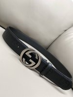 官网新款4.0宽度 互扣式双G以钌色调配件亮眼呈现 致敬品牌悠久传承 这款腰带采用黑色Gg粒面皮革制作而成 尽显时尚精致