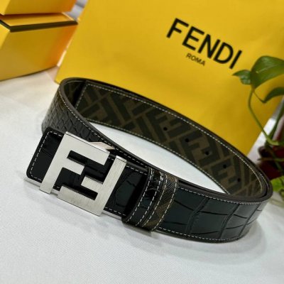 特 Fendi芬迪专柜同款 宽4.0Cm 双环正反用腰带 Ff按钉搭扣 黑色Cuoio Romano皮革材质 反面面料带有烟草黄和黑色Ff图案 四方金属饰面 时