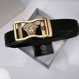品牌：范思哲新款进口3. 5自动扣双面头层小牛皮，手感细腻柔软。搭配纯钢自动精品钢扣，男士必备！宽度： 3.5Cm自动钢扣头层牛皮皮带