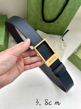 宽度3.7Cm Gg Marmont系列每一季都会推陈出新，为灵感源于70年代的标志性Gg配件注入现代精髓。这款黑色皮革宽版腰带反面采用棕色皮革材质，带来更多造 - 点击图像关闭