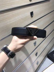 配送专柜包装 打孔针 特 宽35Mm，支持Nfc 原单双面进口头层牛皮带身，搭配原版经典三角微标扣，手感.油边近乎完美，原产皮料牛皮定制，质感无可挑剔，出众的细