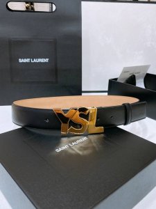 Salnt.Laurent.Paris. Y S L复古铜扣. 简单百搭！双面头层小牛皮 手感柔软细腻 3.4Cm