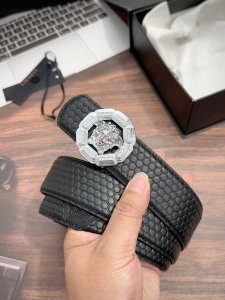 特 范思哲皮革腰带，宽度：3.8Cm,以经典美杜莎头像装饰设计。9115