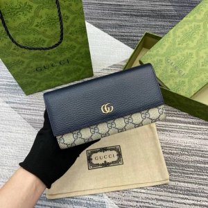 顶配版 Gucci新品采用进口原厂皮，进口线，新款Ophidia系列 采用意大利进口小牛皮，配以经典双G五金，新的式样和轮廓托的新作登场了。结构形状，其中内侧被