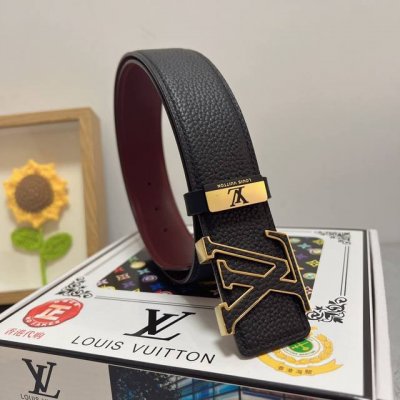 品名：Lv..路易..威登 材质：原单牛皮腰带 百分百头层牛皮腰带保证真皮，24K纯钢扣，专柜原单品质、做工精细，时尚大牌，送人自用首选 包装： 请认准如图专柜