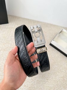 品名：万宝龙.Montblanc原单 腰带 自动皮带 型号：自动皮带，原版新款纯钢材质自动扣，双面头层牛皮实物拍摄， 材料：百分百头层牛皮，保证真皮。专柜同等质