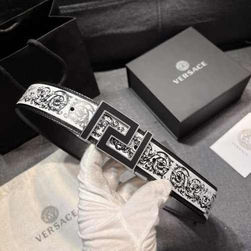 范思哲，宽4.0Cm，原单精品，3D美杜莎腰带扣-Barocco印花-材质，头层牛皮，此款光滑的Saffiano皮革腰带饰有Barocco印花。配有带3D美杜莎