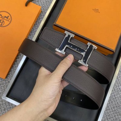 特 爱马仕[正] HermēS Boxtogo小牛皮双面腰带，精品钢扣 腰带扣。38毫米
