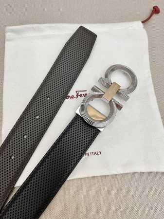Ferragamo菲拉格慕男士专柜对版金属扣，头层牛皮双面外用腰带，商务通勤休闲场合均适合佩戴。3.5Cm - 点击图像关闭