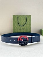 宽度3.8Cm Gucci 这款双面腰带巧妙融合gg Supreme帆布与头层品牌纹理材质，演绎历久弥新的实用设计理念。富有辨识度的双g配件再现典藏搭配，诠释当