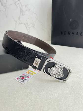 品名：Versace.范思哲原单腰带 皮带 型号：挂扣，经典人头纯钢材质扣头，头层牛皮，图片实物拍摄 材料：百分百头层牛皮，保证真皮。24K纯钢扣双面可用专柜同 - 点击图像关闭