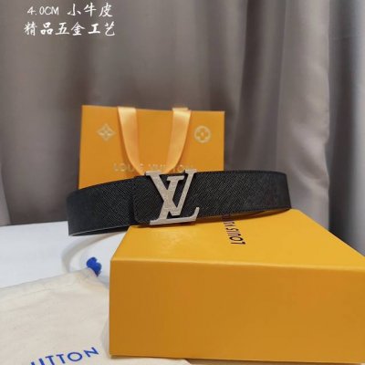 同步 Lv路易男士 宽度4.0 Cm 简单大方 精品五金 双面进口皮 佩戴效果非常不错 送礼自用最佳推荐