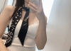 两色现货小珍珠 专柜同款！香奈儿束发带 飘带款！可当小围巾，绑头发，绑手袋，绑在手腕装饰！多功能随便你搭配！双面斜纹真丝！规格6*120！