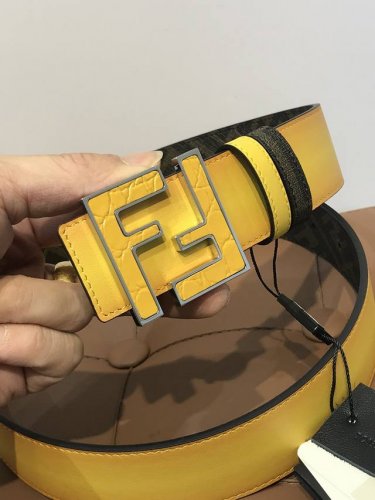 配送专柜包装 打孔针 新款 Fd 宽38 Mm 支持Nfc 芯片扫描，标志造型皮带，原版F双层间色铆钉扣，进口原版小牛纹配老花制成，手感柔软，镀金表面金属制品，