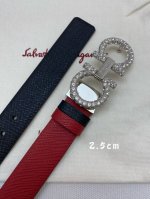 Ferragamo 25Mm金属Gancio双扣，女士双面牛皮，质感十足 独特复古风格 时髦中带着随性和酷感 .支持芯片扫码