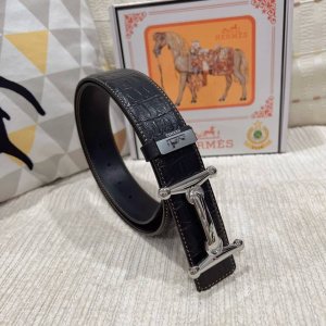 品名：爱马仕.Hermès 原单 材质：原单牛皮腰带 百分百头层牛皮腰带保证真皮，24K纯钢扣，专柜原单品质、做工精细，时尚大牌，送人自用首选 包装： 请认准如