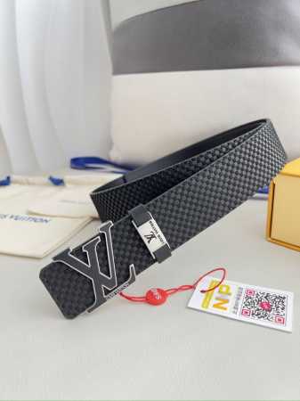 品名： Lv..路易..威登腰带皮带原单 型号：挂扣，经典纯钢材质字母挂扣，头层牛皮，图片实物拍摄 材料：头层牛皮，挂扣系列，纯钢材质扣头，钯镀电镀工艺永不掉色 - 点击图像关闭