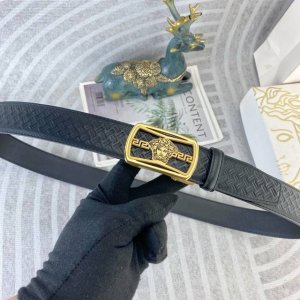 范思哲 特种皮腰带自动带系列 ，原厂五金精品不锈钢扣，手感柔软舒适 宽3.5Cm。