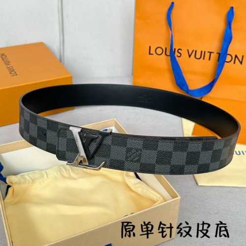 特 寬：40Mm 驢家新品 寬度40Mm 驢家Ss23早春新品腰帶系列 意大利原廠皮料 扣頭採用雙拼視覺效果工藝 全方位精打細磨 精密度厚金電鍍 雙面用