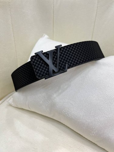 Lv 4.0Cm进口牛皮面料 专柜对版 展现时下流行的工艺-动感设计精神。
